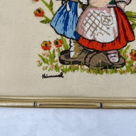 VTG 1976 Hummel Paragon Embroidery Completed Framed Crewel "Telling Her Secret" - Picture 3 of 8